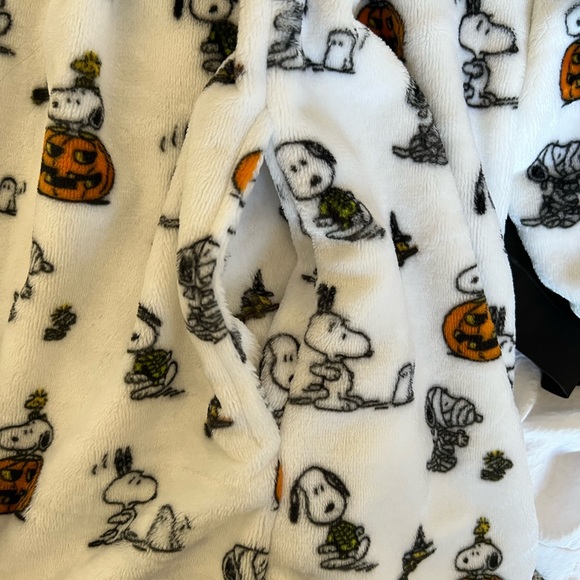 Peanuts lounge wear - Picture 6 of 9